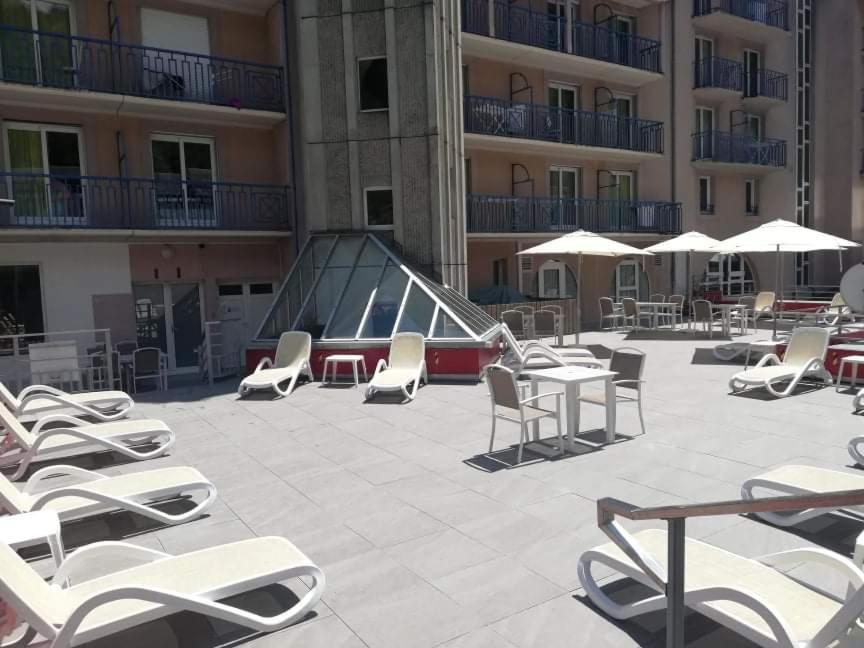 Appartement Prive Dans Residence Balneo Aladin Cauterets Exterior photo